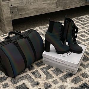 Hard to find Steve Madden metallic Latch booties